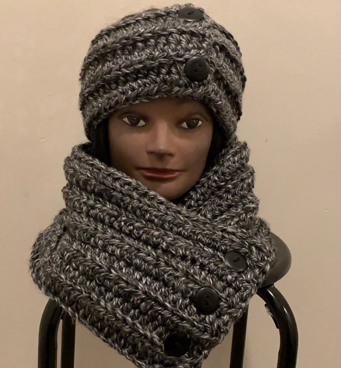 Button earwarmer and cowl